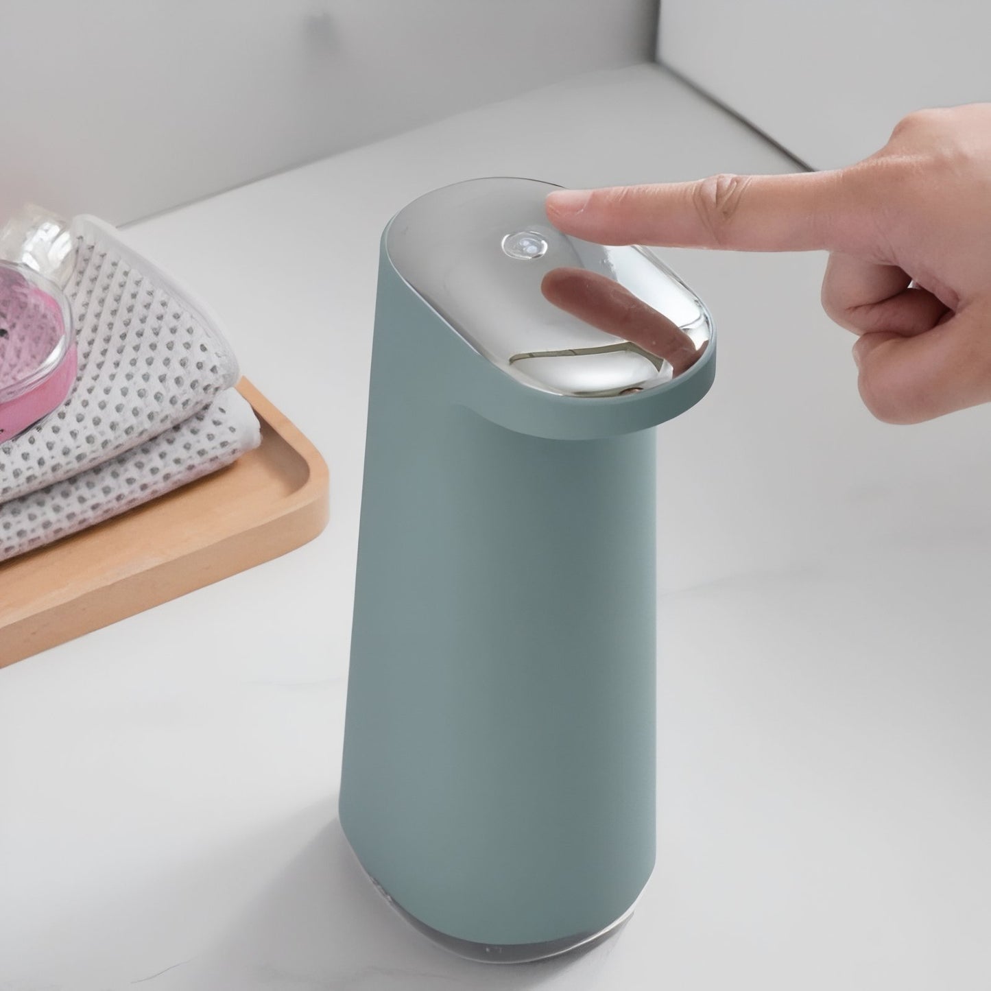 Distributeur De Savon Automatique De Mousse Et Moderne