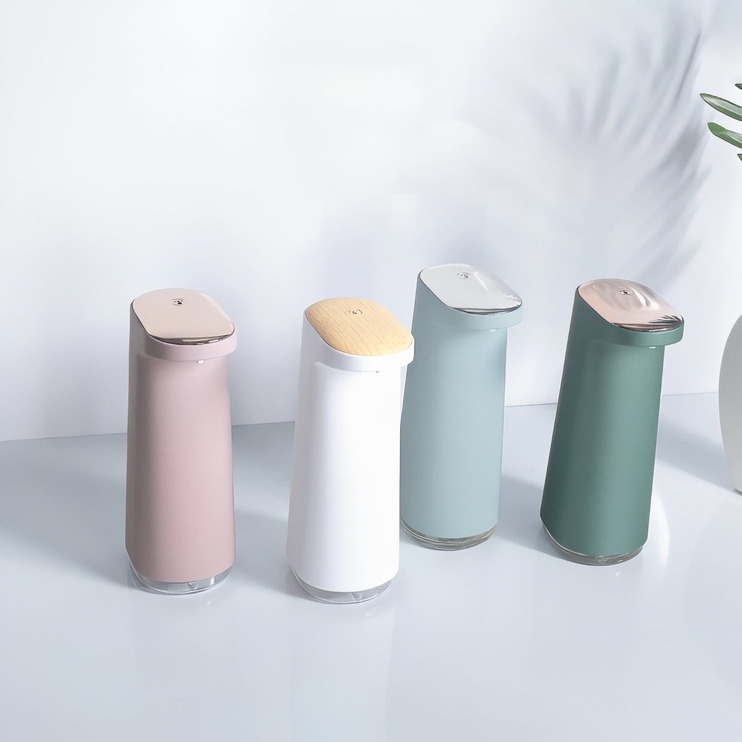 Distributeur De Savon Automatique De Mousse Et Moderne
