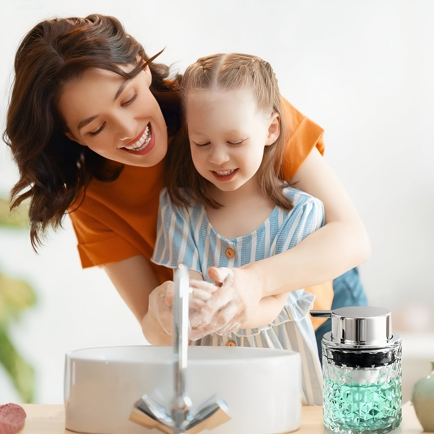 Distributeur De Savon Mousse En Verre Avec Pompe Chromée Design Élégant