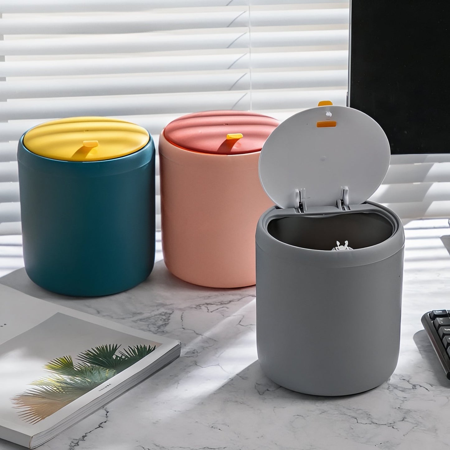 Mini Poubelle Design Avec Couvercle Étanche Et Coloré
