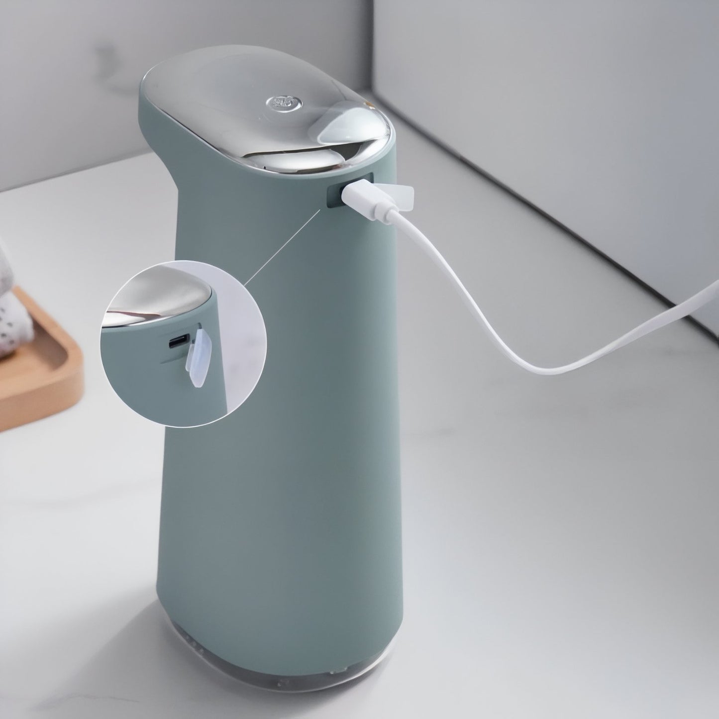Distributeur De Savon Automatique De Mousse Et Moderne