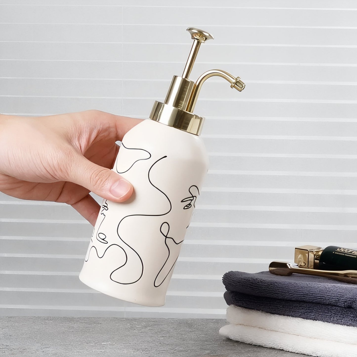 Accessoires De Salle De Bain Design Minimaliste Avec Motif Abstrait