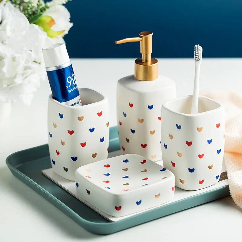 Kit Accessoires Salle de Bain Blanc et motif Coeur
