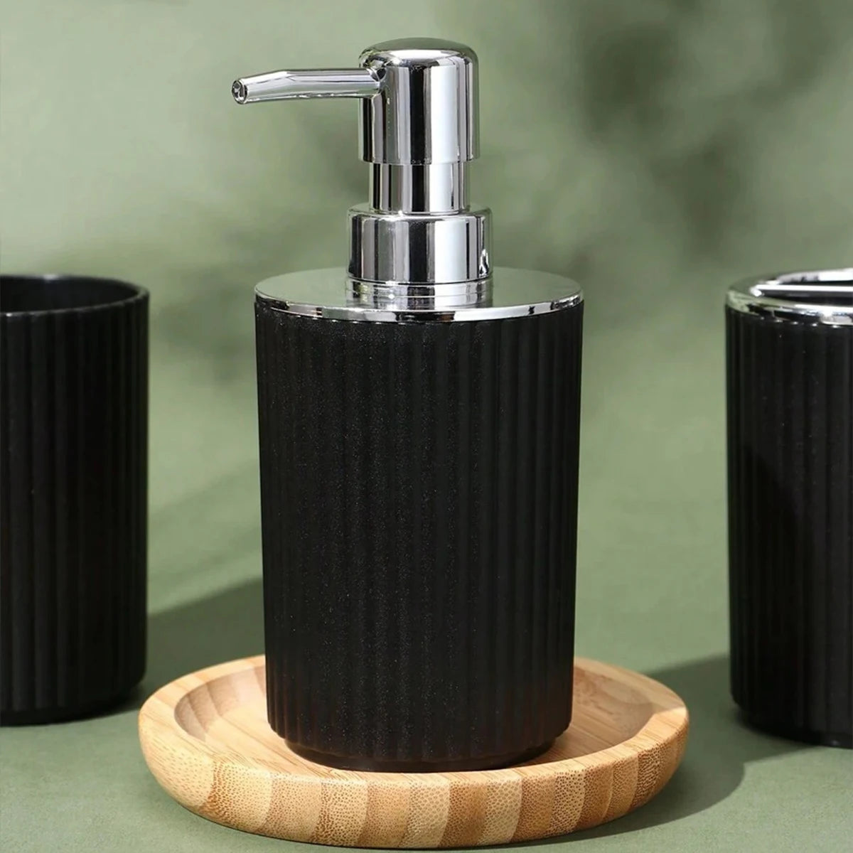 Kit Accessoires De Salle De Bain Noir Mat Avec Distributeur Et Porte-Savon