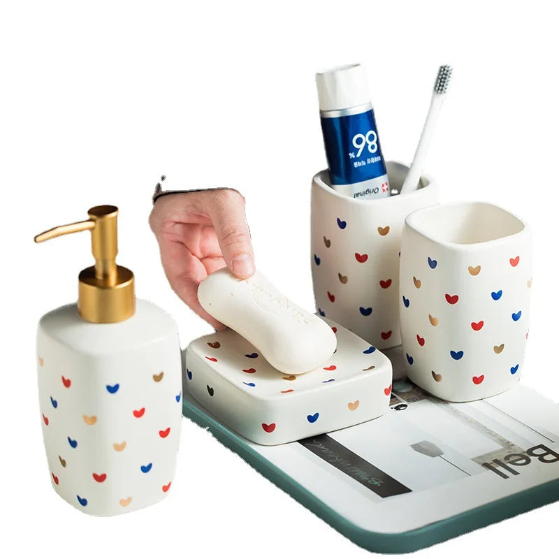 Kit Accessoires Salle de Bain Blanc et motif Coeur