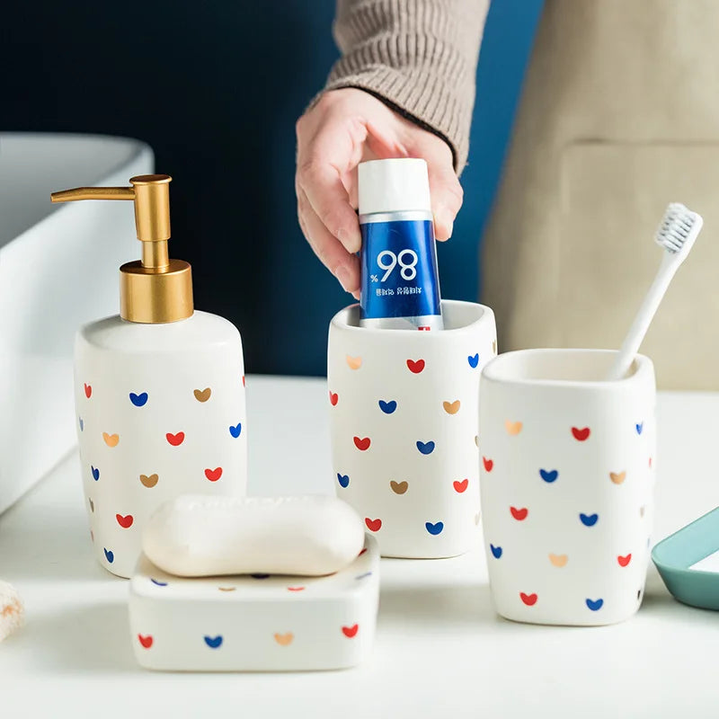 Kit Accessoires Salle de Bain Blanc et motif Coeur