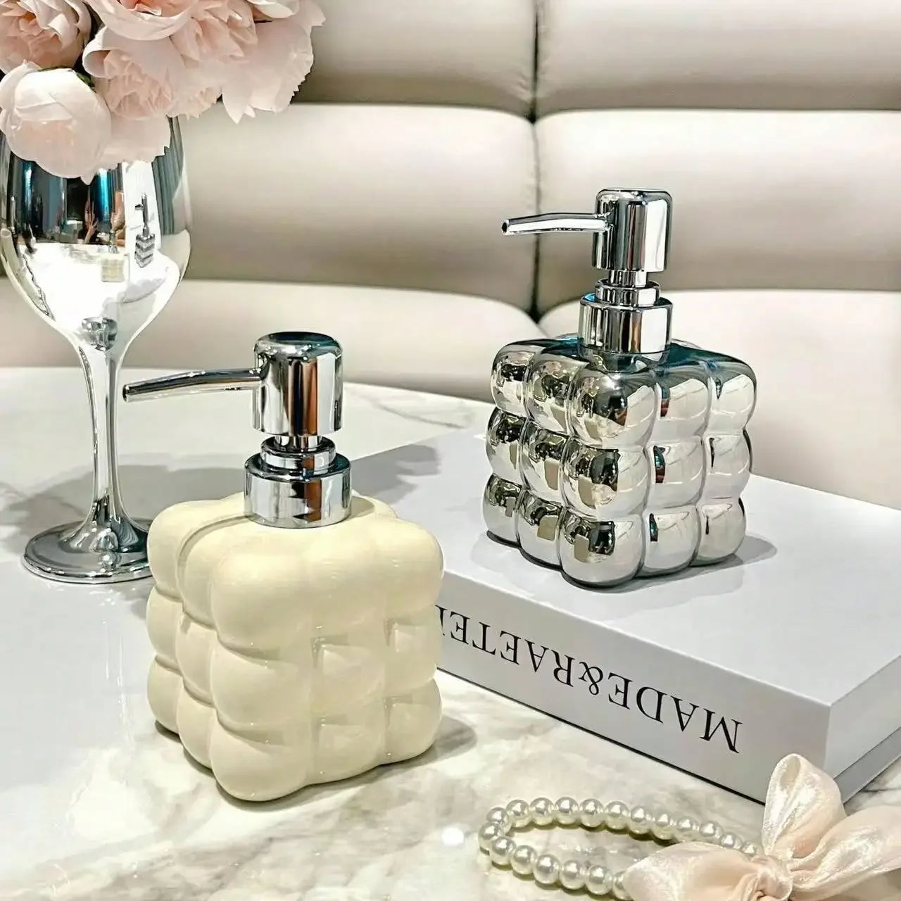 Distributeur De Savon Moderne En Relief - Design Bulles Chromées Et Céramique Éclatante 300ml