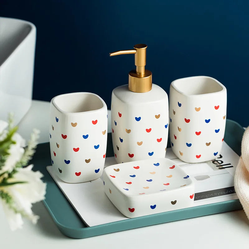 Kit Accessoires Salle de Bain Blanc et motif Coeur