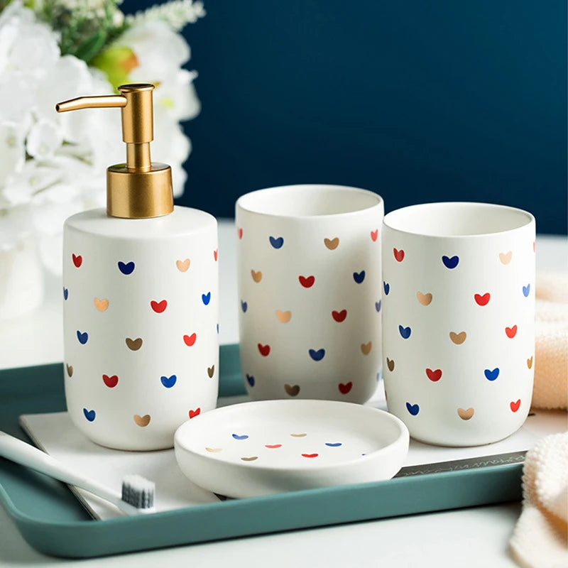 Kit Accessoires Salle de Bain Blanc et motif Coeur